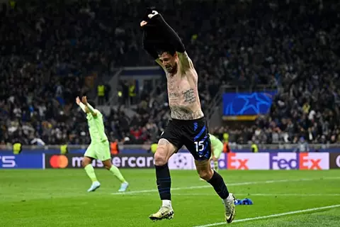 هدف قاتل أعاد الحياة في سان سيرو.. أتشيربي يتعادل لإنتر أمام برشلونة (فيديو)